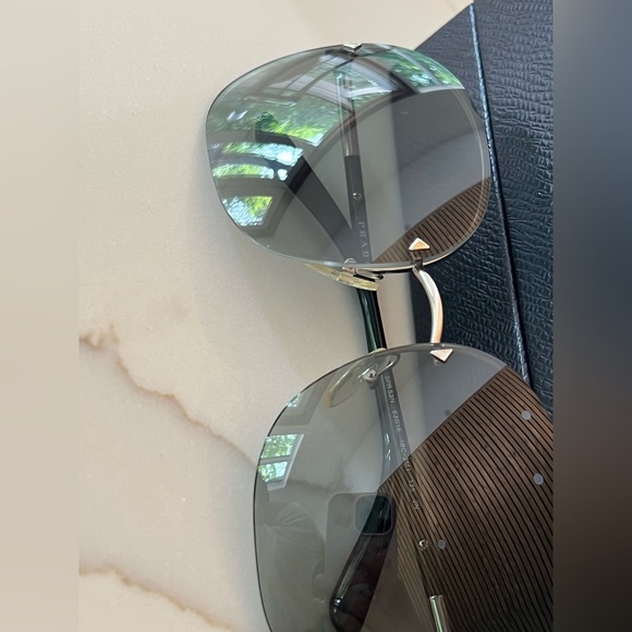 Prada sunglasses - Picture 2 of 13